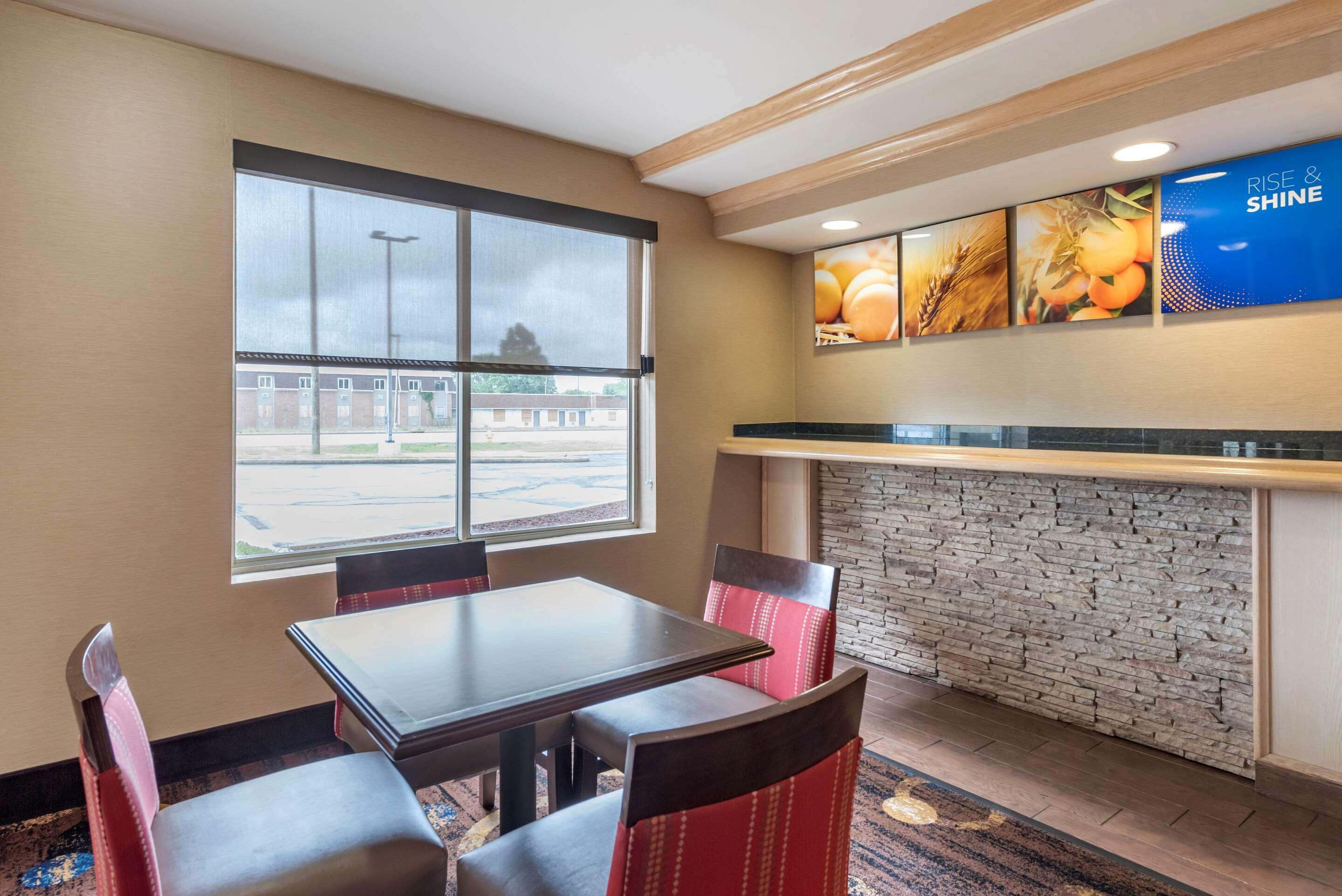 Comfort Suites Marion Zewnętrze zdjęcie
